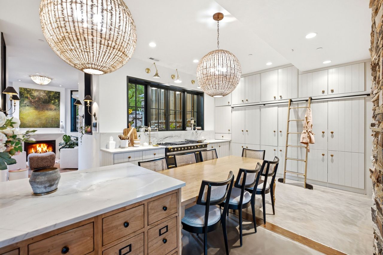 The kitchenCredit: Engel & Völkers Park City