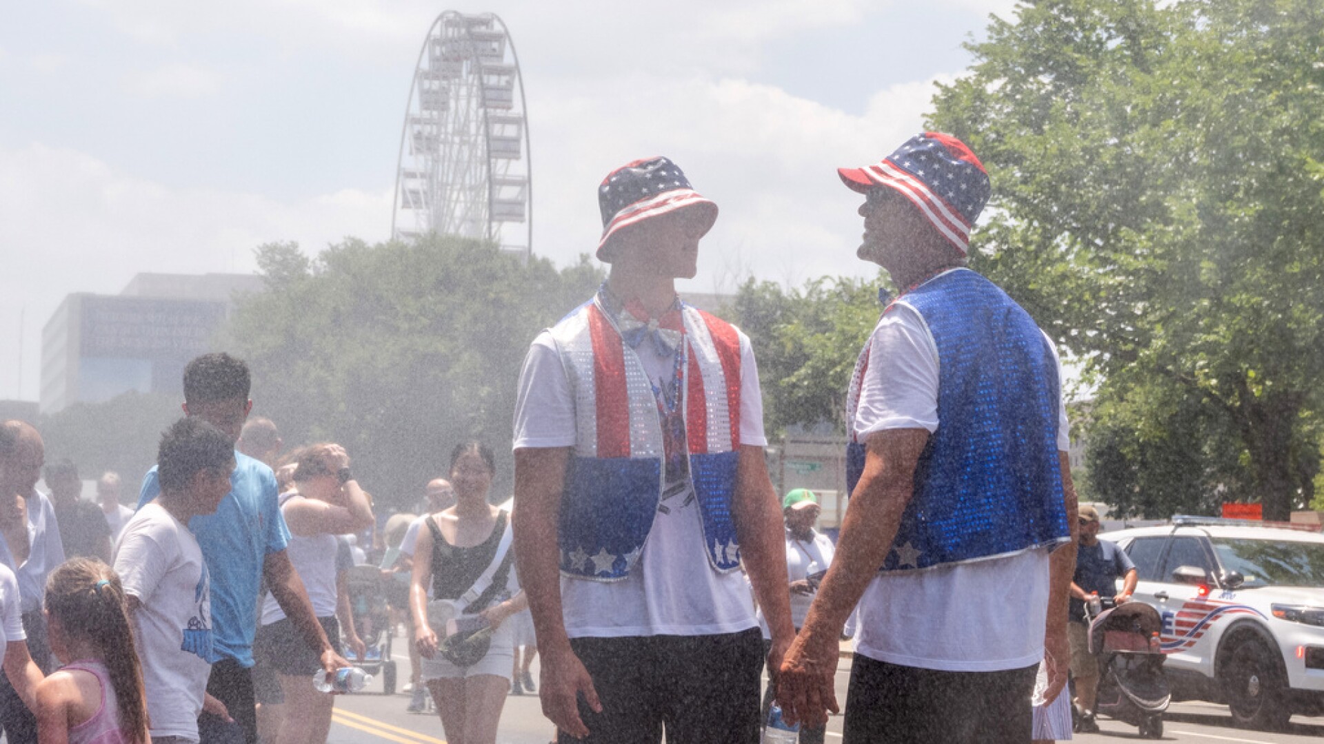 Extreme heat disrupts some Fourth of July festivities - AOL