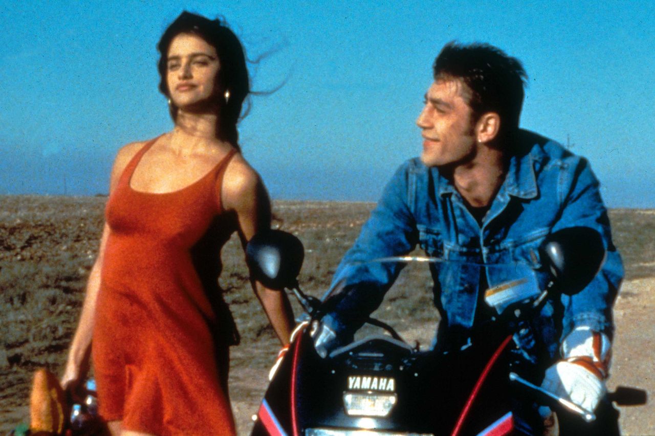 Penélope Cruz and Javier Bardem in 'Jamón Jamón' (1992)Credit: Moviestore/Shutterstock