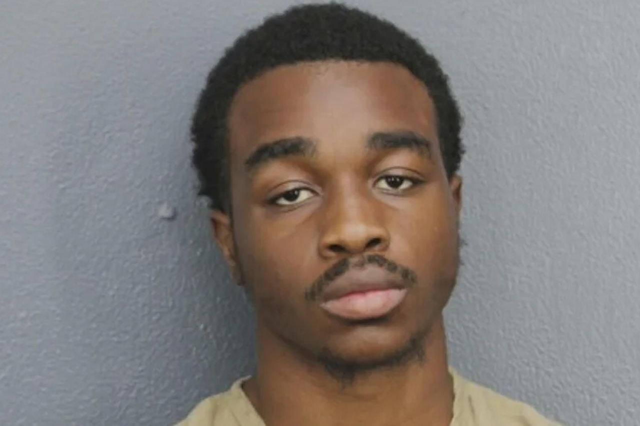 Ralph N-Kosi Blue III's mug shotCredit: Hallendale Police Department
