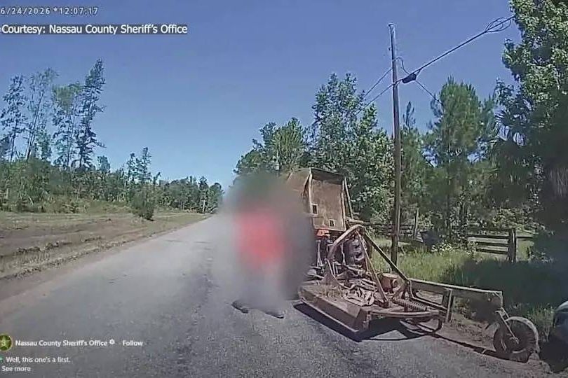 Florida man charged with DUI after driving tractor back to crash scene ...