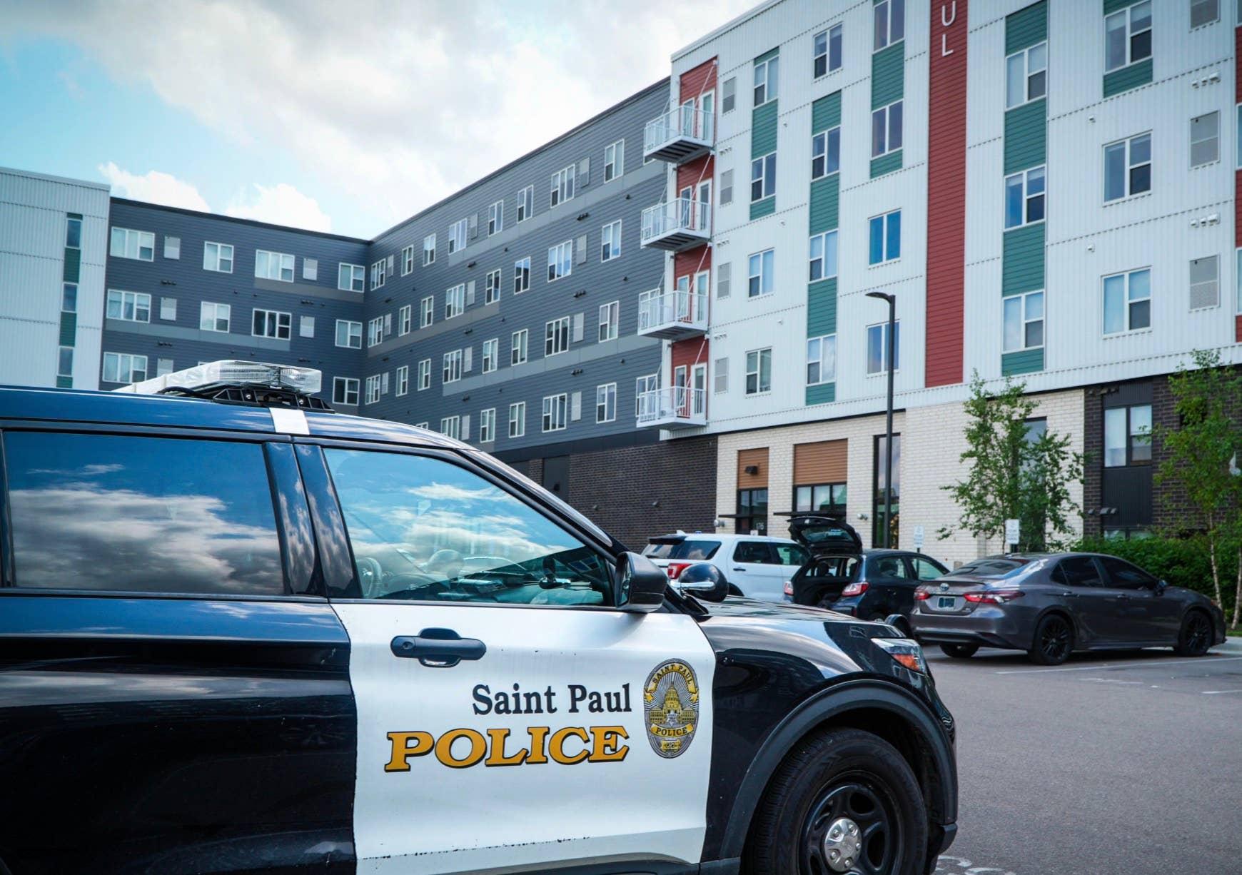 Woman and boy found dead in St. Paul apartment - AOL
