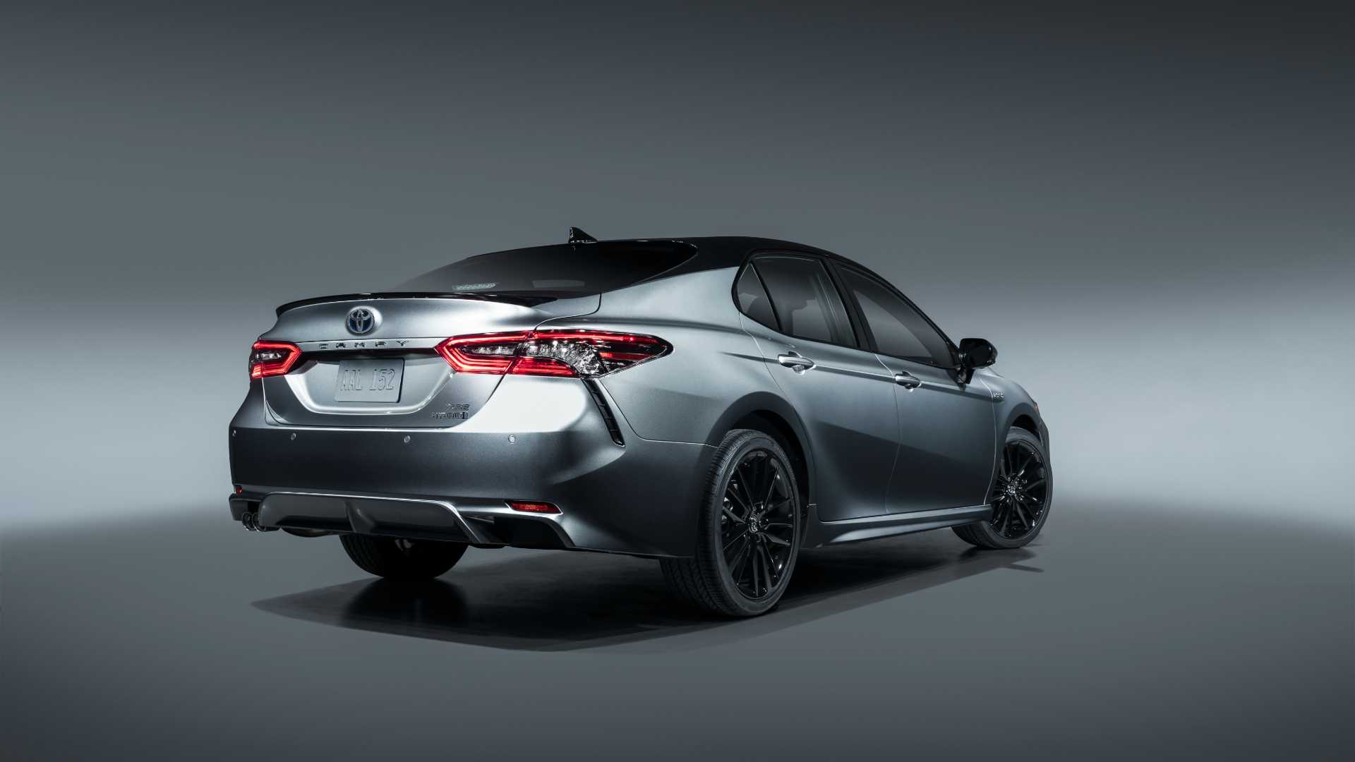 2021 Toyota Camry Hybrid (4)