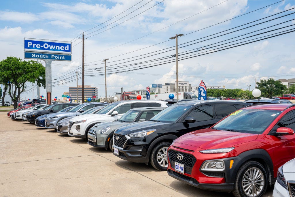 Cijene rabljenih automobila opadaju kako kamatne stope rastu