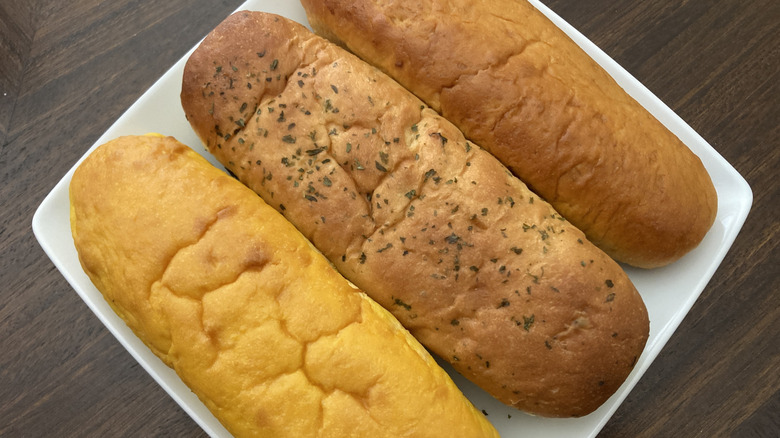 Review: Pringles Has Entered The Hot Dog Bun Chat And We're All For It