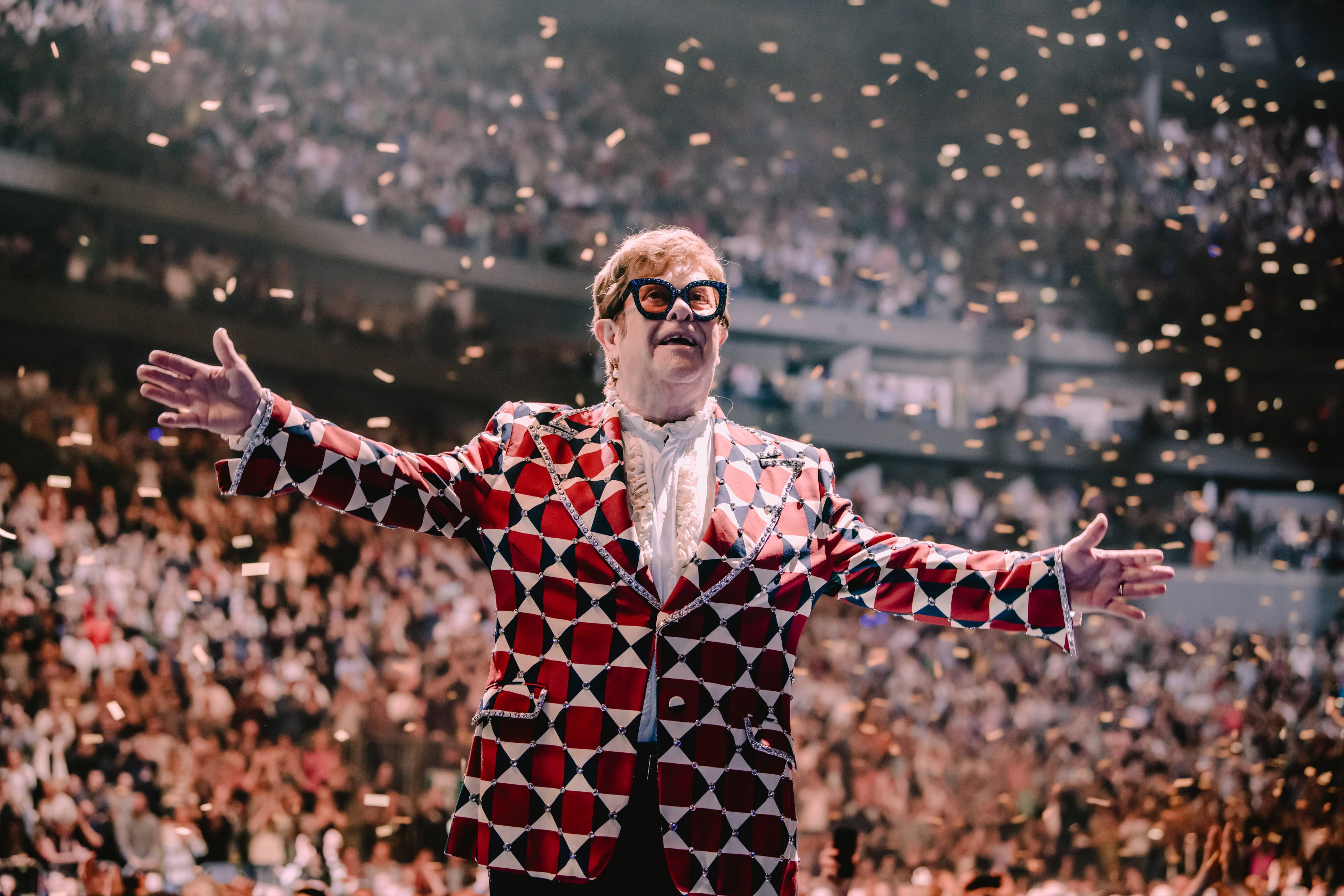 Elton John to Perform in Mexico City for the First Time in 14 Years in ...