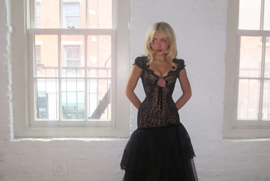 black dress sabrina carpenter Sabrina Carpenters Black High Low Prom Dress 'Eyes Wide Open'