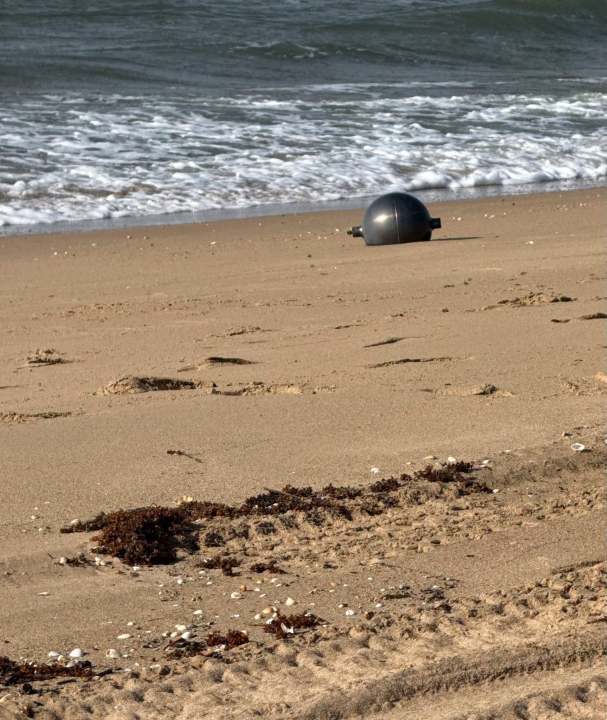 Mysterious spheres wash ashore in Australia - AOL