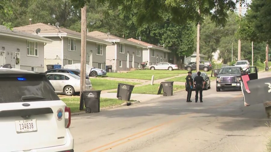 Pedestrian injured after being hit by vehicle in Des Moines - AOL