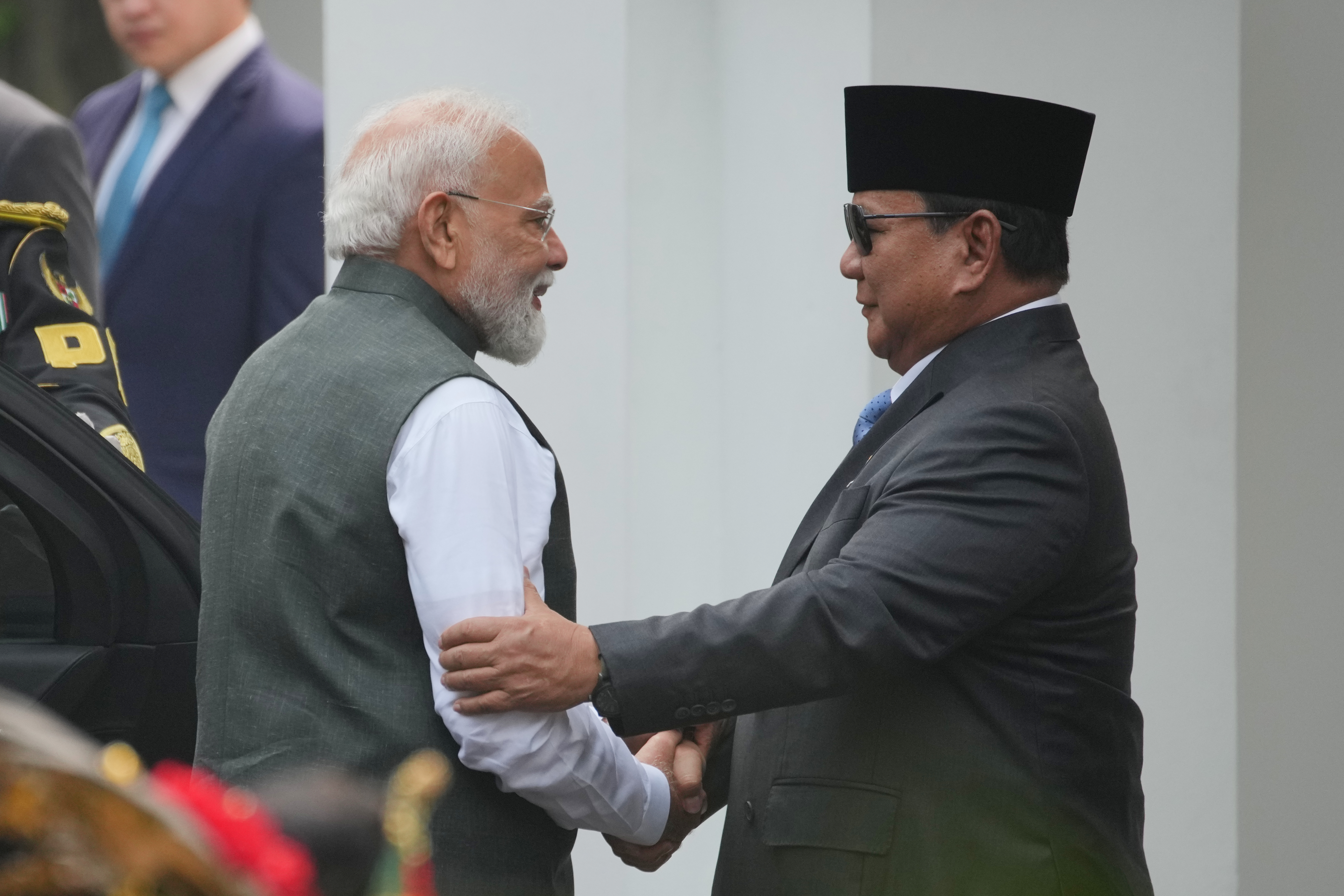 New Photo - Indonesia's Prabowo and India's Modi meet to discuss expanding economic and defense ties