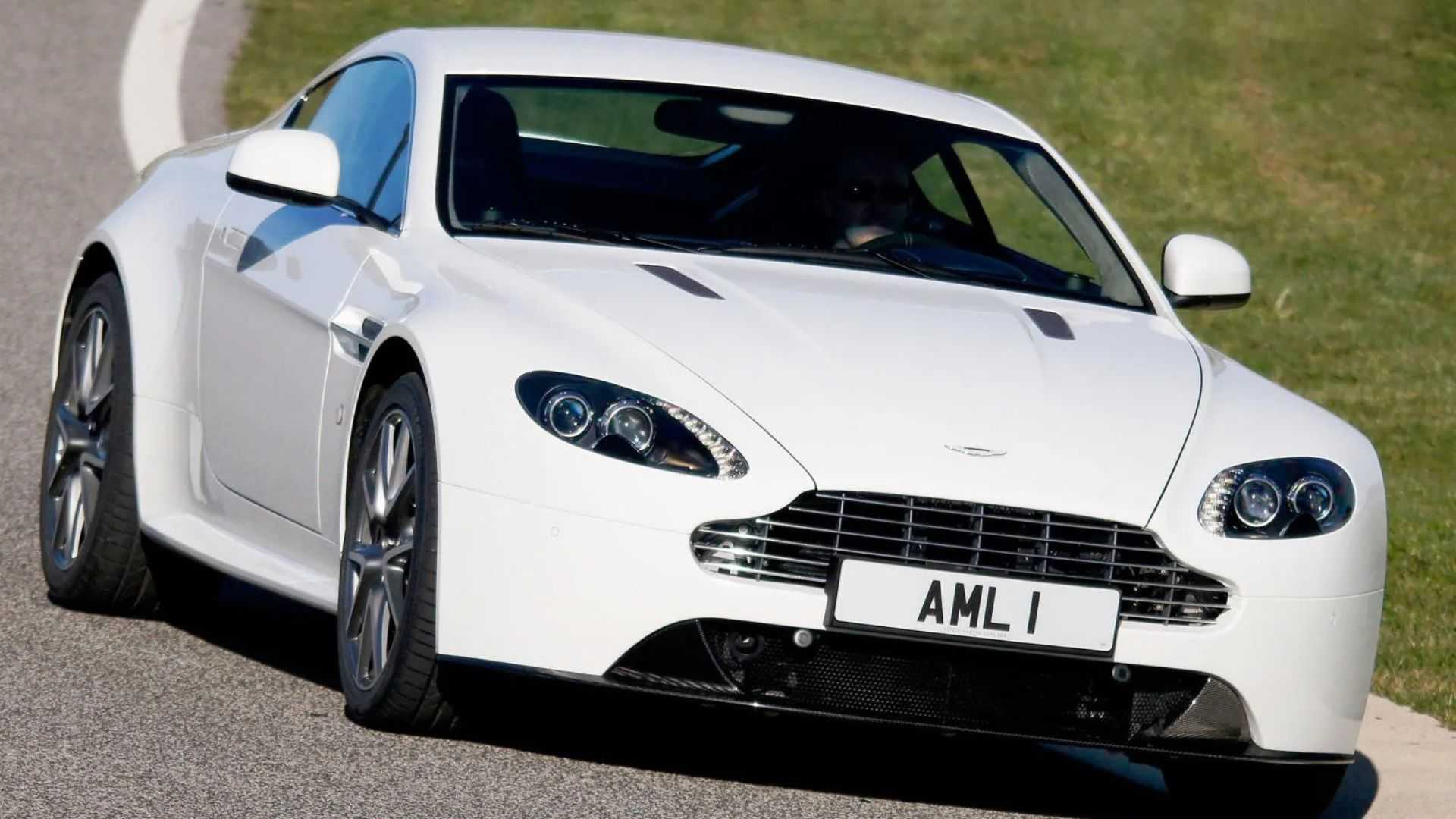 2009-2016 Aston Martin V8 Vantage S Coupe Vožnja sprijeda