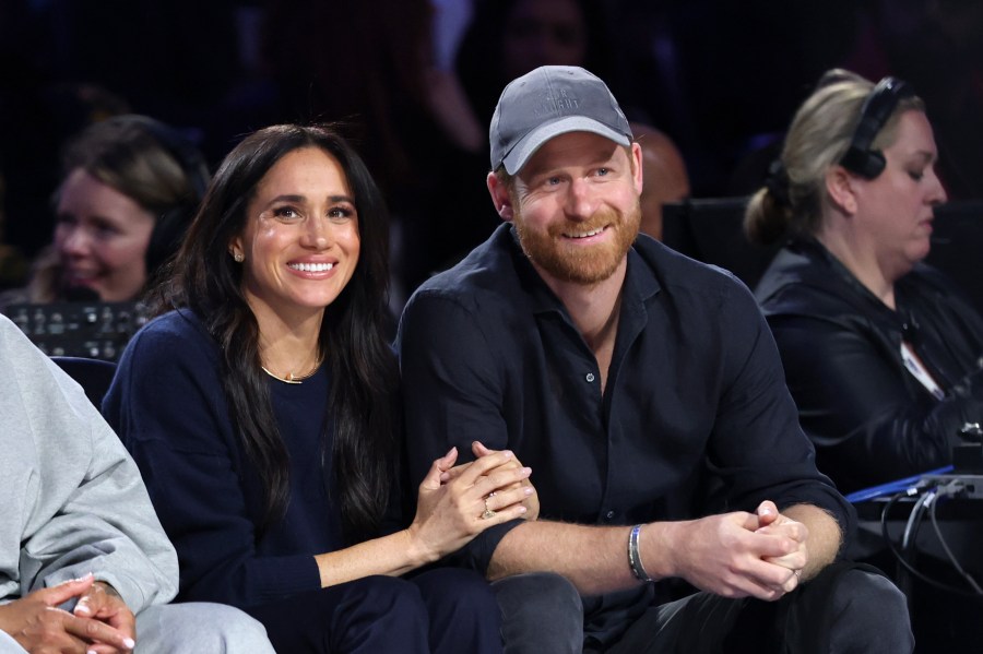 New Photo - Meghan Markle and kids to visit Britain this week after plans changed