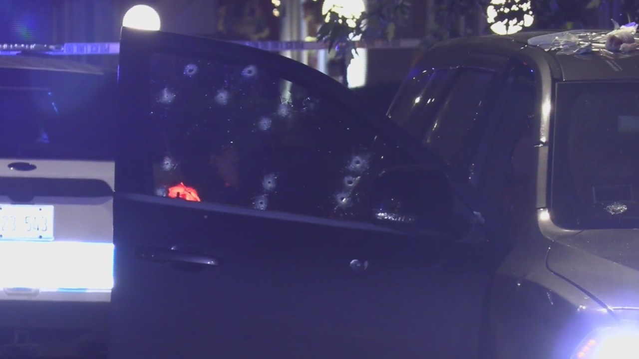 2 critically injured in overnight shooting on Far South Side - AOL
