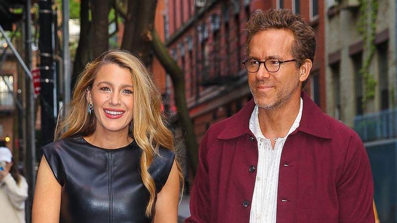 Blake Lively and Ryan Reynolds Share Playful PDA on Romantic Date Night ...