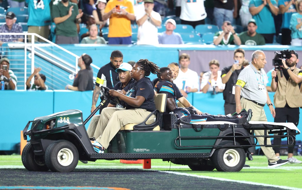 Tyreek Hill’s devastating knee injury may keep him out for 2026 season ...