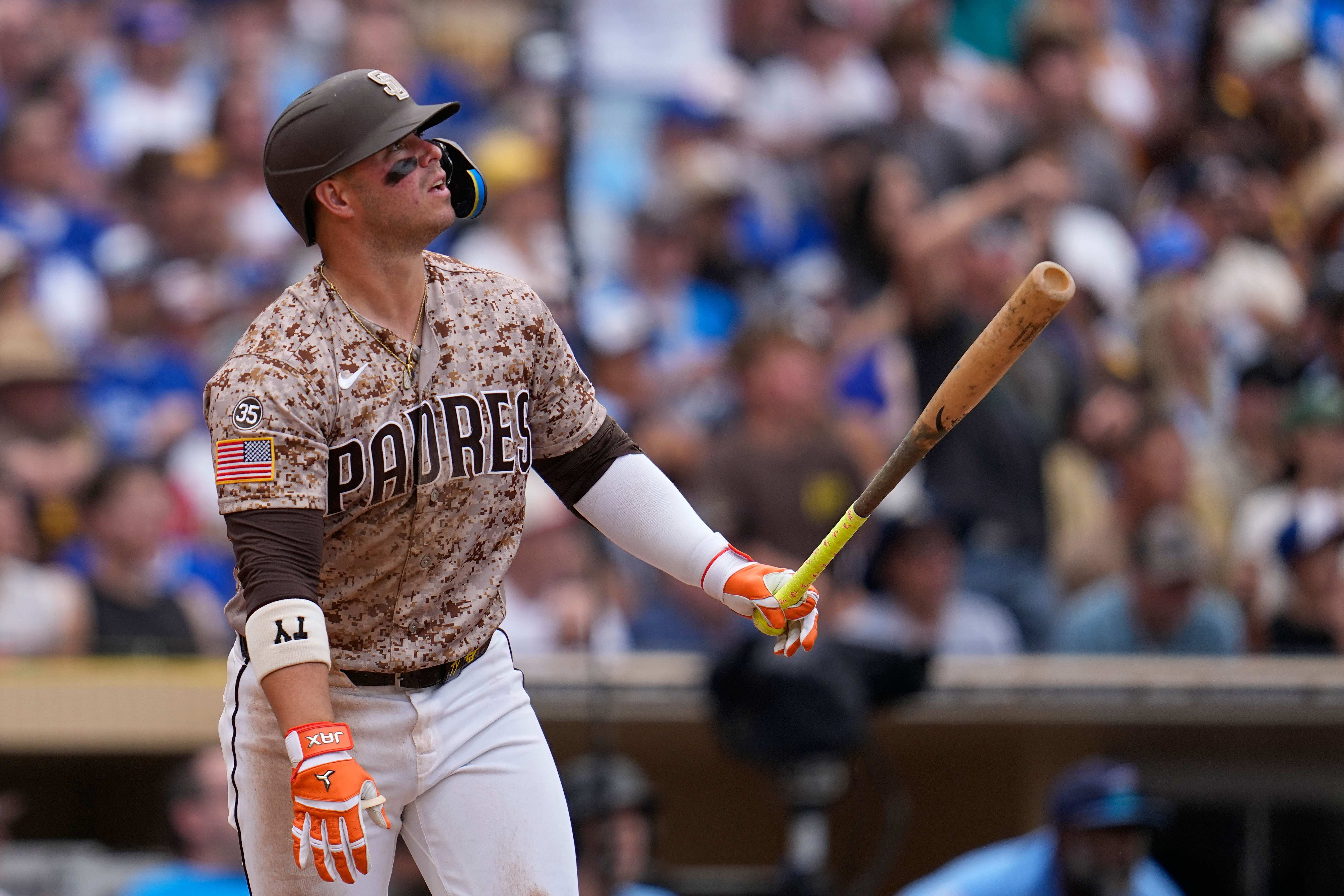 New Photo - Machado leads rally that carries Padres past Blue Jays 5-4