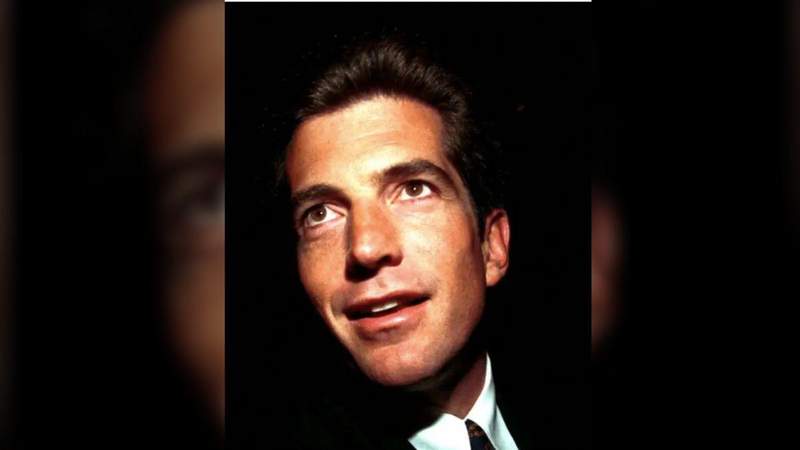 RoseMarie Terenzio dijo JFK JR. la reclutó para ayudar a organizar una reunión encubierta con la princesa Diana.MEGA