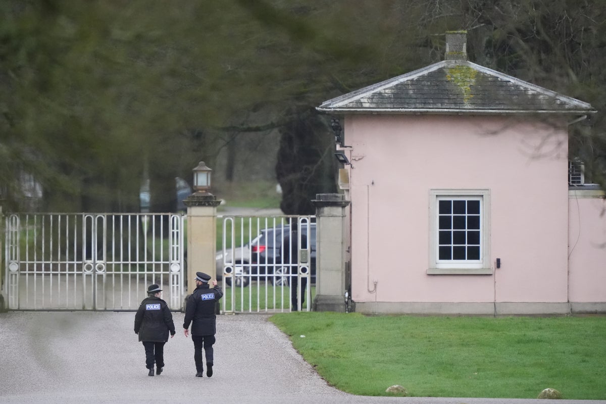 Los pagos salieron a la luz después de que Andrew se vio obligado a abandonar su Royal Lodge y mudarse a Marsh Farm en la finca King's Sandringham en Norfolk (Jonathan Brady/PA)