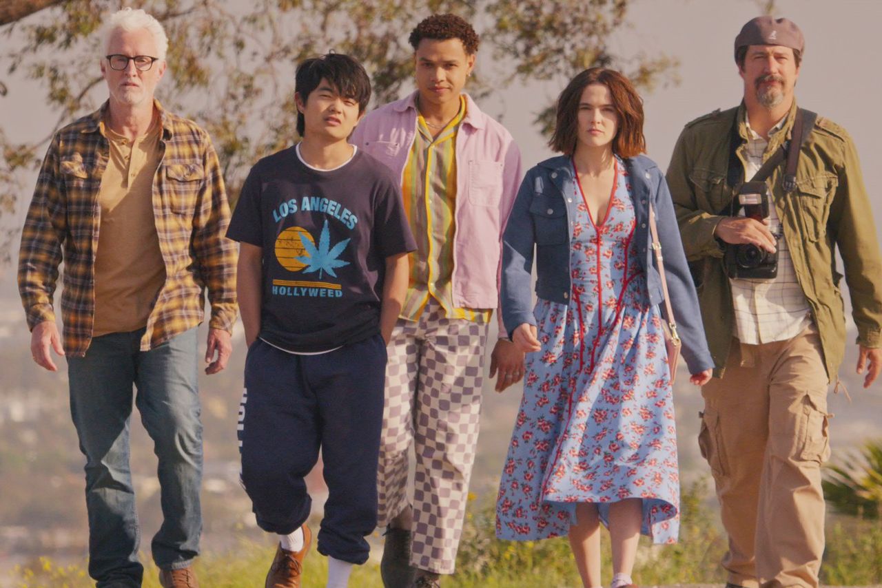 John Slattery, Ben Wang, Miles Gutiérrez-Riley, Zoey Deutch y Ken Marino en Gail Daughtry y Celebrity Sex PassCrédito: Sony Pictures