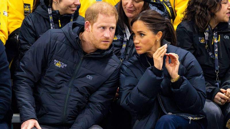 O Príncipe Harry e Meghan Markle deixaram de ser membros seniores da família real em 2020.MEGA