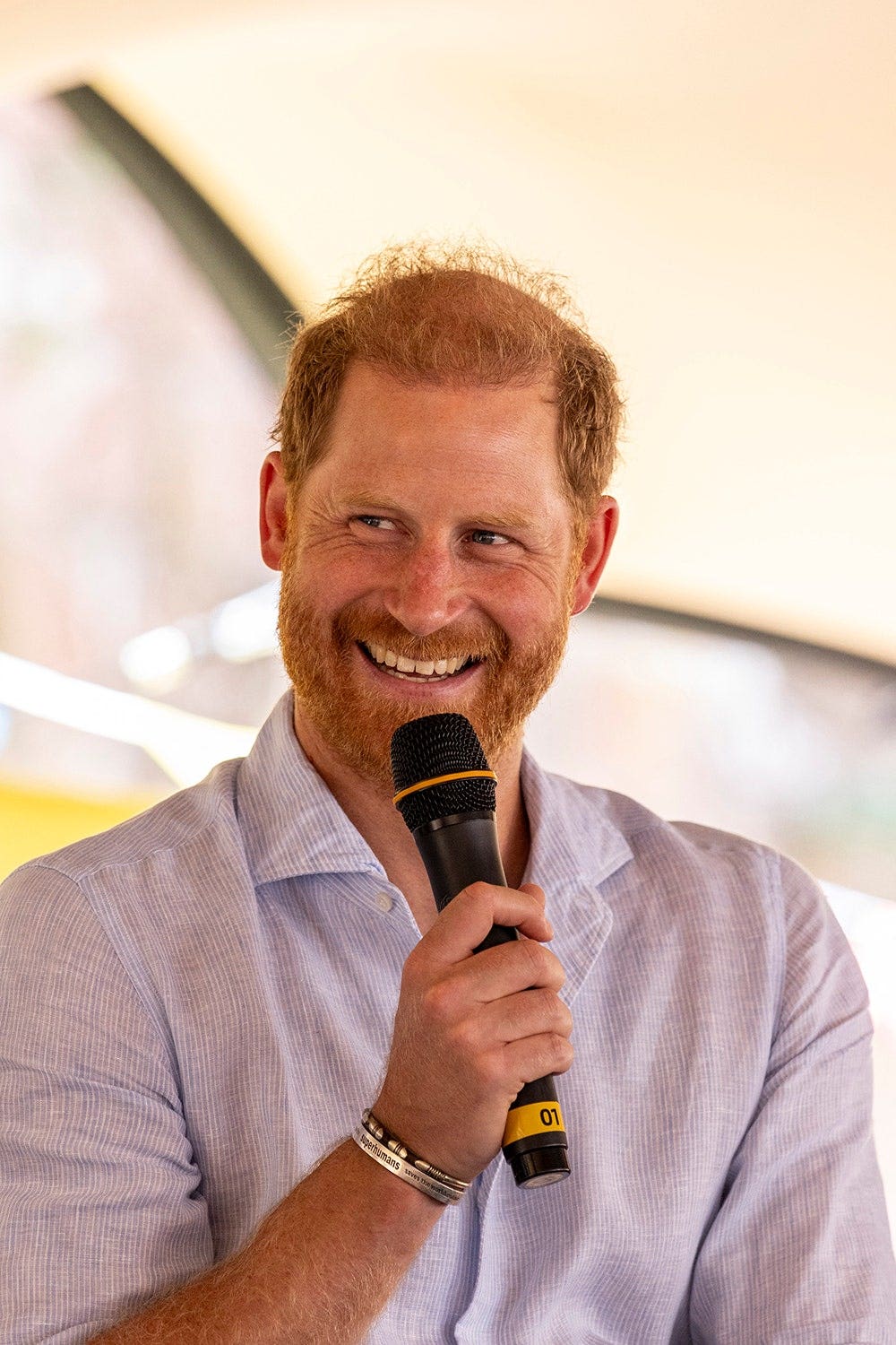 El Príncipe Harry habla en el Festival de Verano de Scotty, cerca de Birmingham.