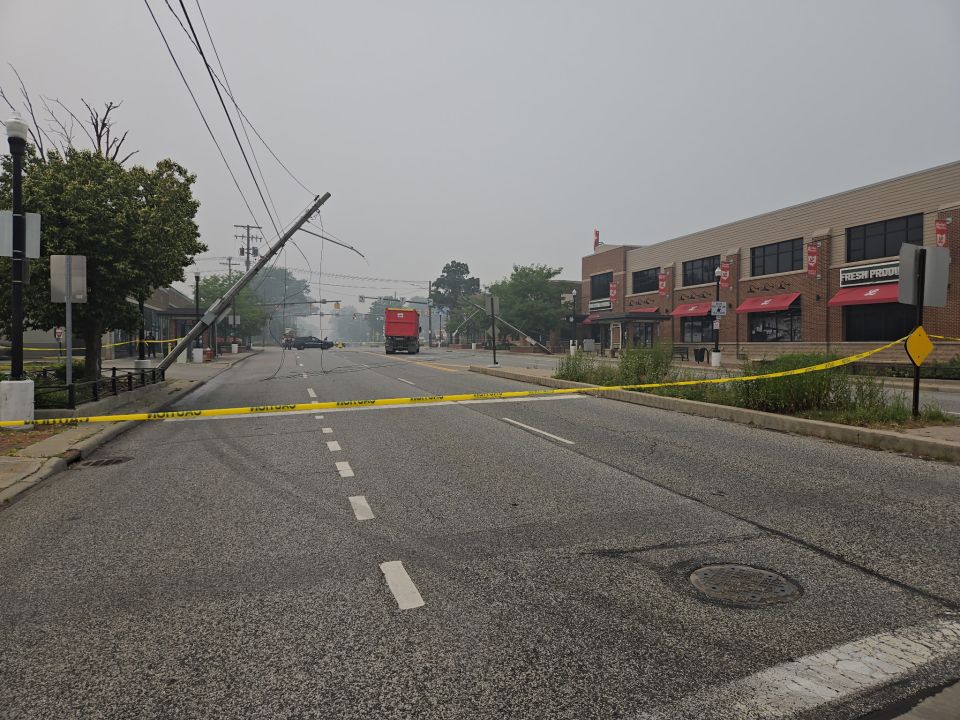 PHOTOS: Dump truck downs power lines in Cleveland - AOL