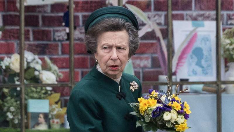 Princess Anne shared her own structured walkabout techniques.MEGA