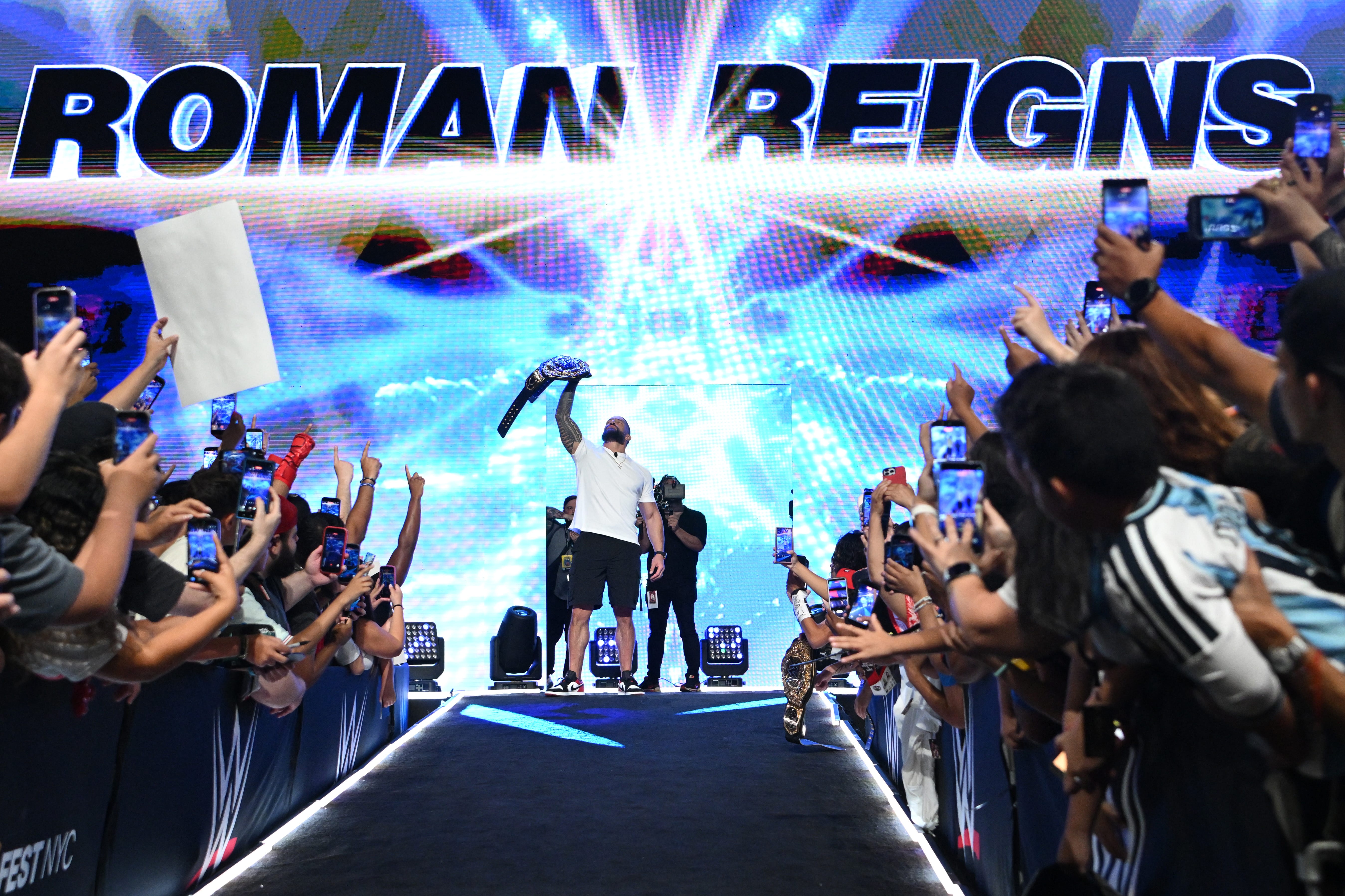 WWE Superstars grab spotlight at Fanatics Fest NYC 2026 - AOL