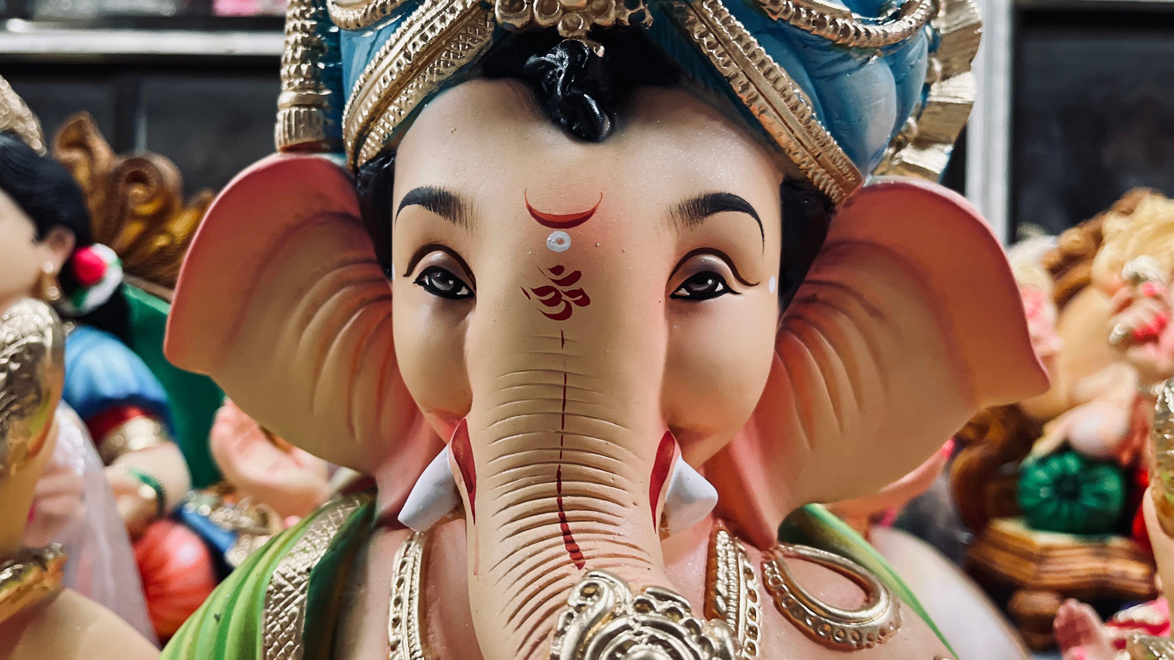 Maharashtra: India's Ganesh idol makers count cost of devastating floods