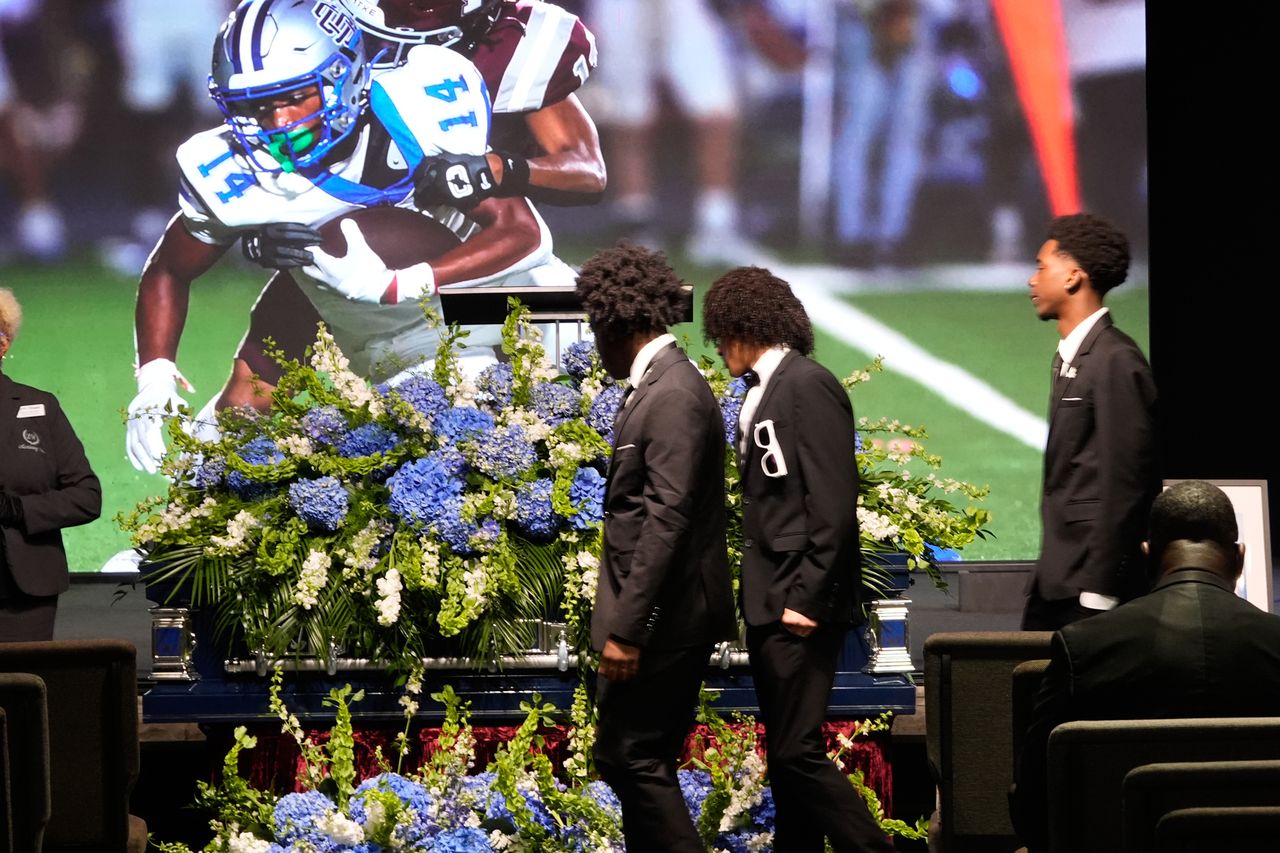 Nolan Wells Dreamed of Being Dad to 3 Girls, and Already Had Names Picked  Out, Mom Says at Emotional Funeral - AOL