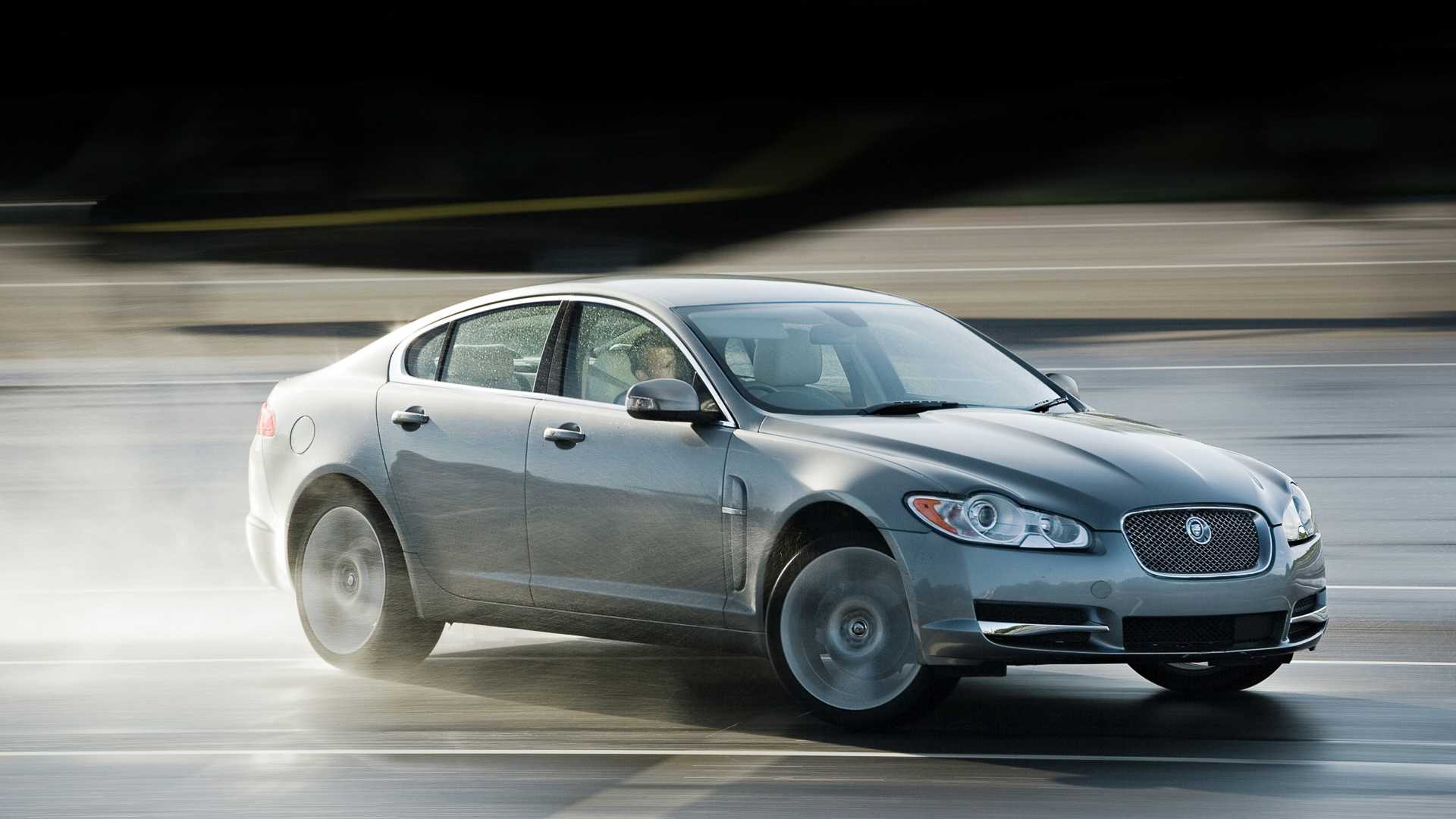 Jaguar XF-3 iz 2008
