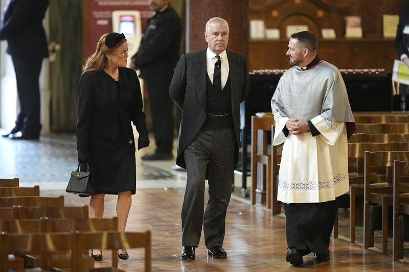 Sarah Ferguson y Andrés | Fuente: REUTERS