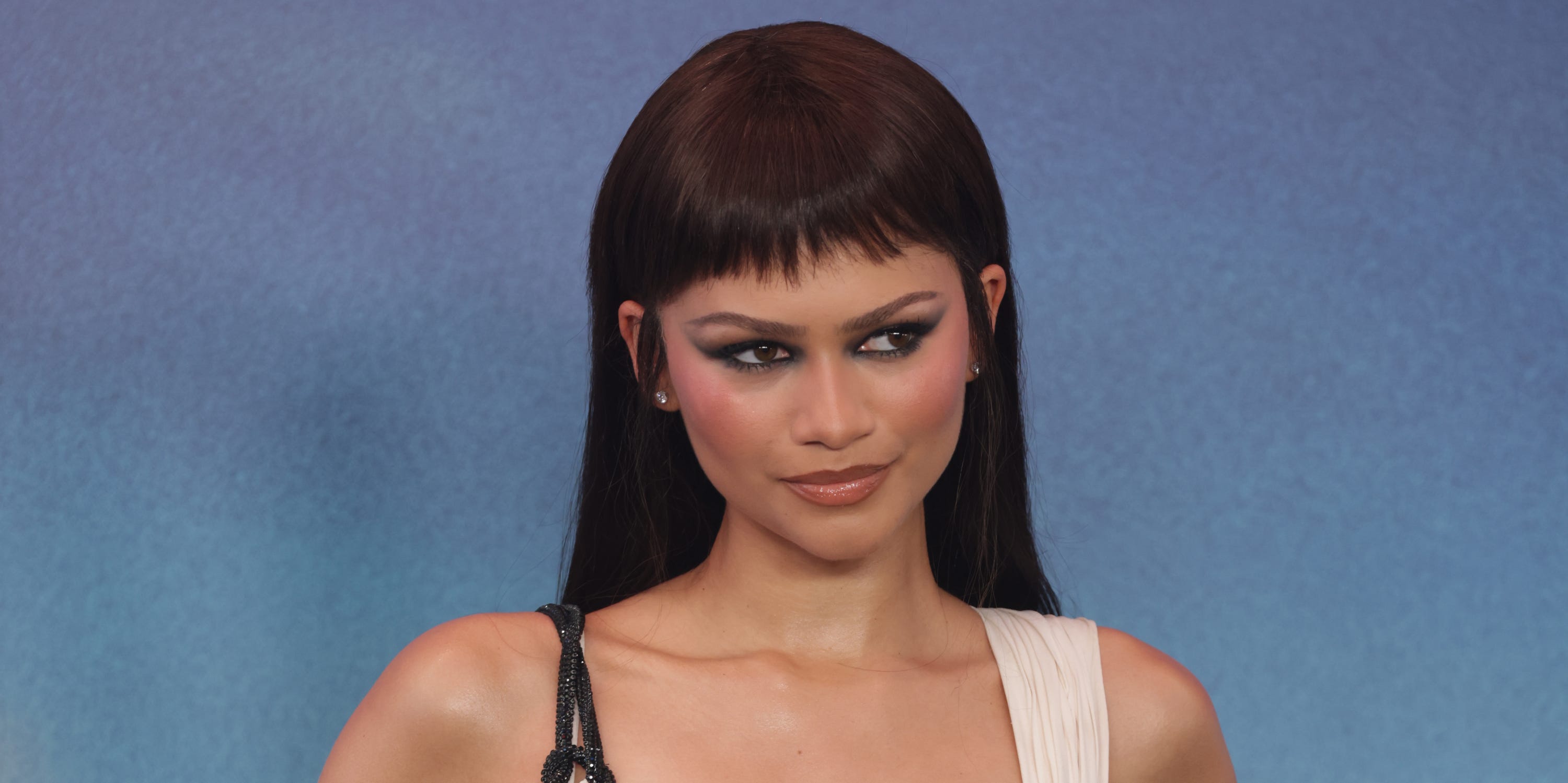 Zendaya's Vintage Versace Look Puts the Brooch Back in Focus - AOL