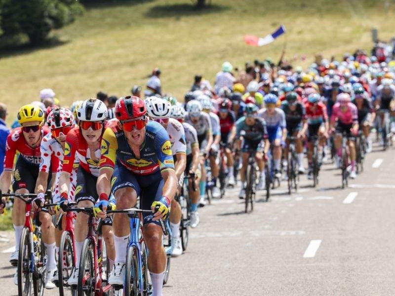 Le peloton de la Tour de France en action. ©picture alliance/dpa/Belga | David Pintens