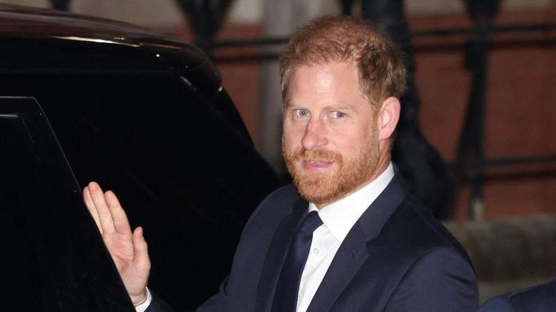 Se cree que el príncipe Harry parecía incómodo durante un evento deslumbrante reciente.MEGA
