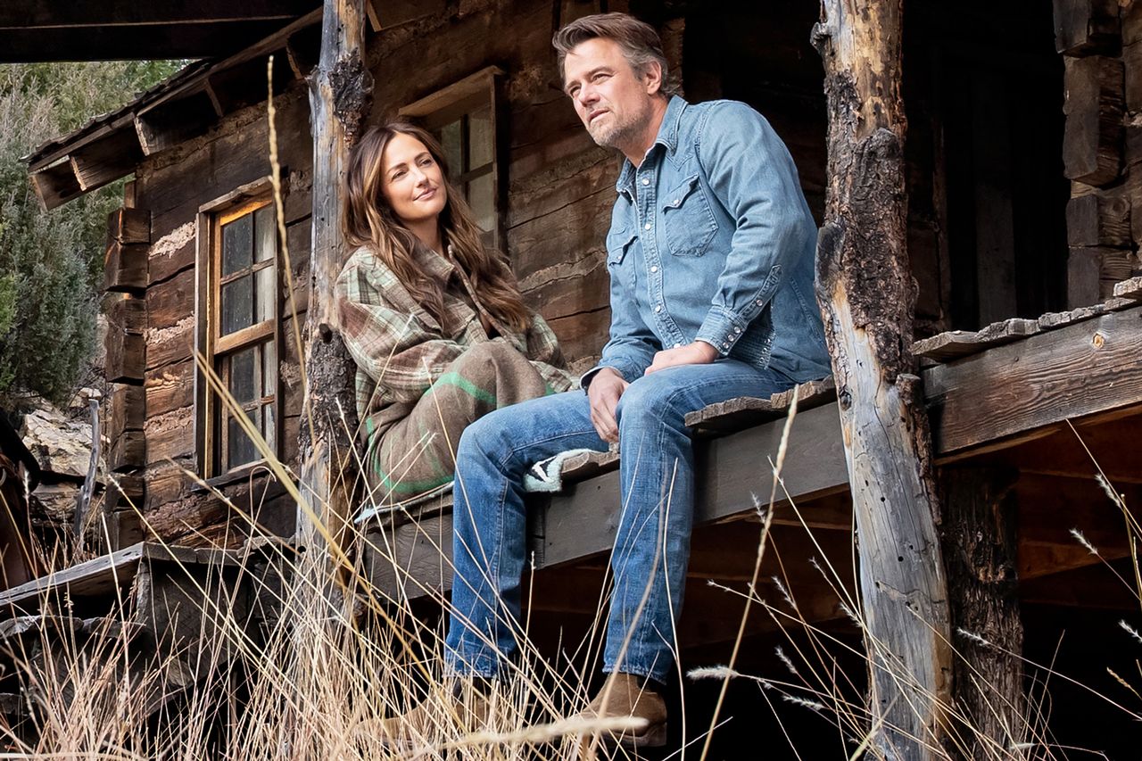 Minka Kelly as Quinn and Josh Duhamel as Staten in ‘Ransom Canyon’ season 2Credit: Jeff Neumann/Netflix