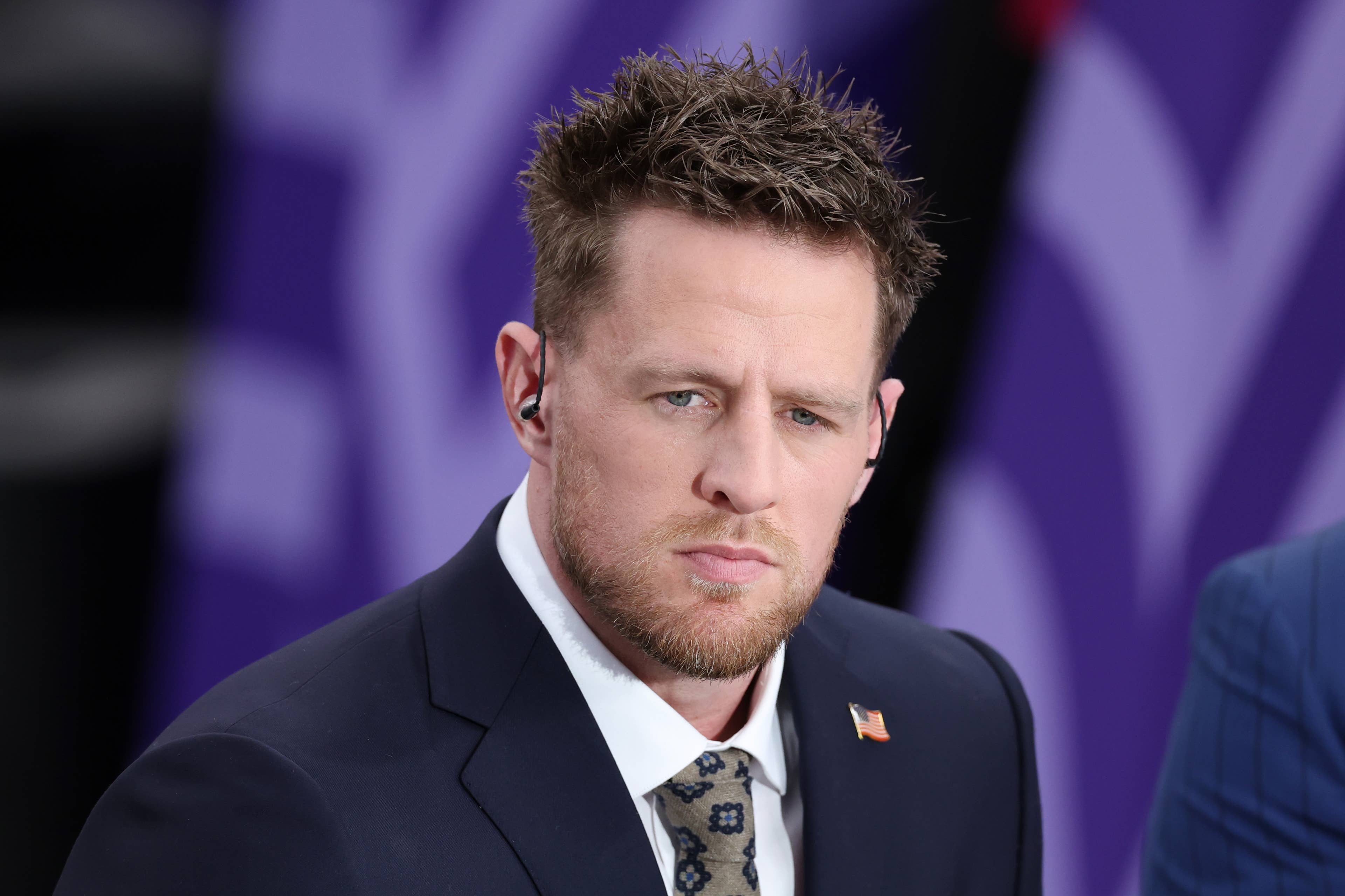 3 Replacements Emerge for Tony Romo If CBS Punishe…