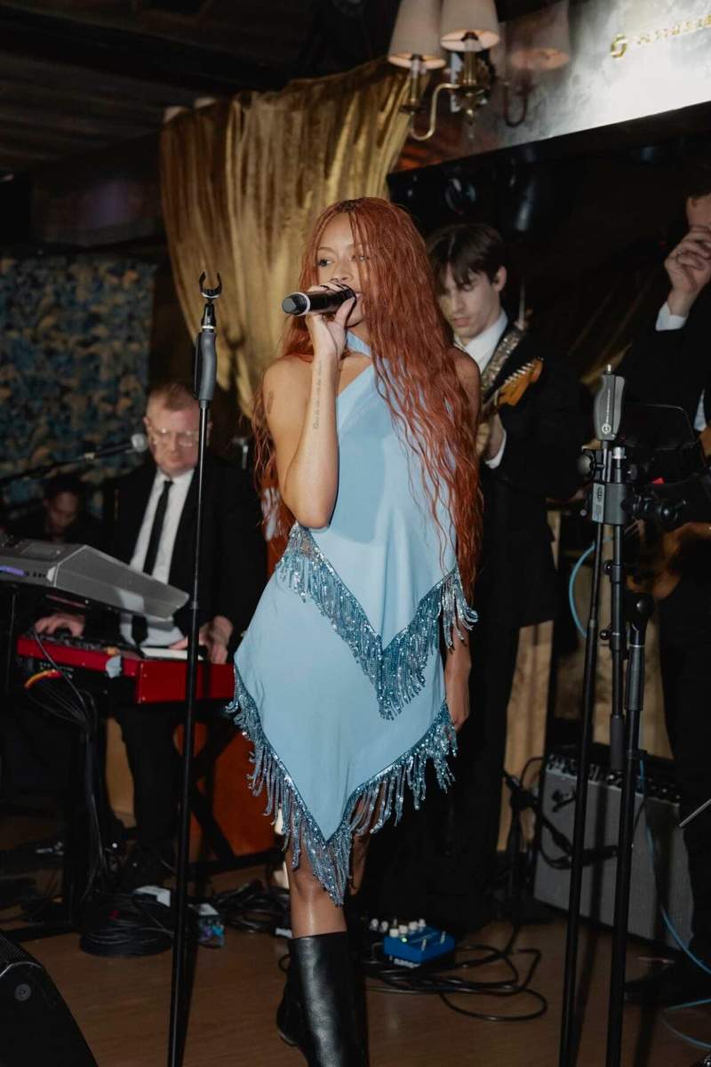 This past weekend, The h.wood Group and Chase returned out east, transforming Mary Lou’s Montauk into Delilah Montauk Presented by Chase Sapphire Reserve. Pictured: Ravyn Lenae. Credit: Holland Clement