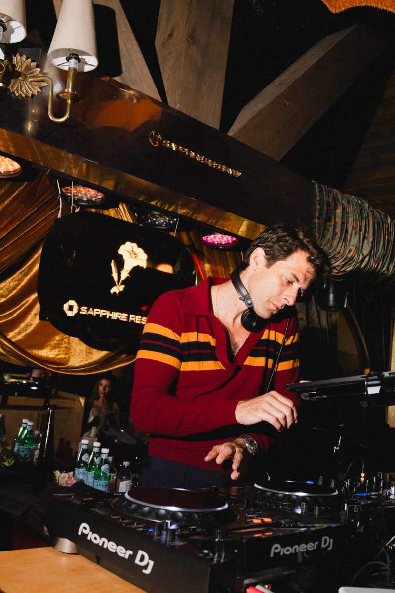 This past weekend, The h.wood Group and Chase returned out east, transforming Mary Lou’s Montauk into Delilah Montauk Presented by Chase Sapphire Reserve. Pictured: Mark Ronson. Credit: Holland Clement