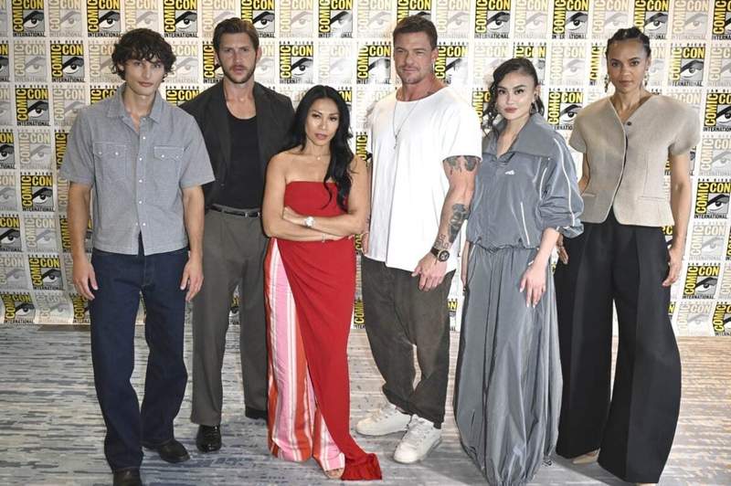 Jasper Jones, Greyston Holt, Anggun, Alan Ritchson, Agnez Mo, and Maria Sten at the photocall for ‘Reacher’ at San Diego Comic-Con International 2026 at the Hilton Bayfront Hotel on July 25, 2026. Credit: Dave Starbuck/Future Image/Cover Images