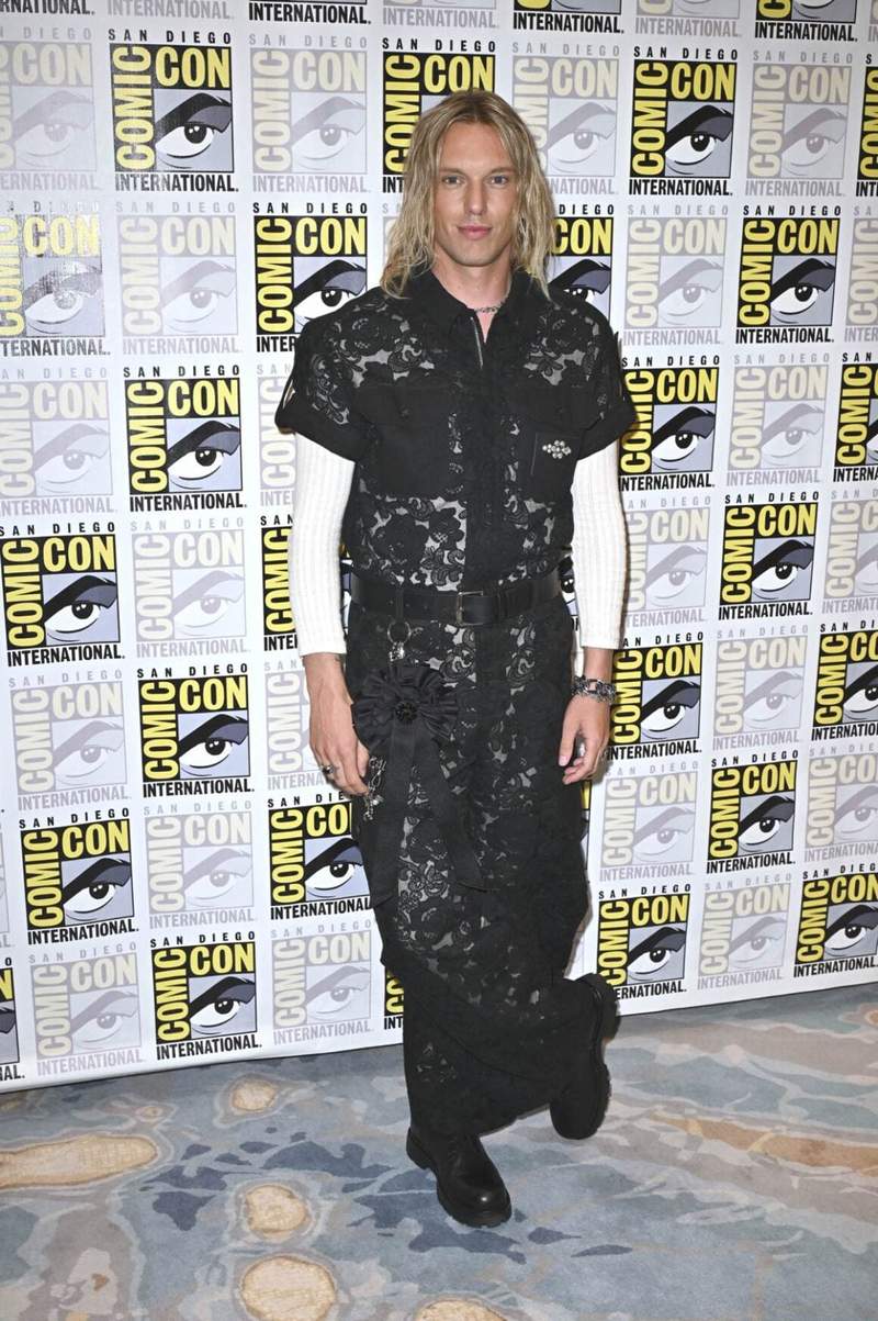 Jamie Campbell Bower at the photocall for Season 3 of the Amazon Prime Video series ‘The Lord of the Rings: The Rings of Power’ at San Diego Comic-Con International 2026 at the Hilton Bayfront Hotel on July 25, 2026. Credit: Dave Starbuck/Future Image/Cover Images