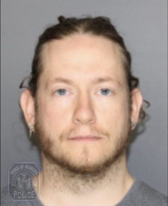 Student specialist contractor at East Syracuse Minoa School District accused of sexually explicit text messages to middle school student