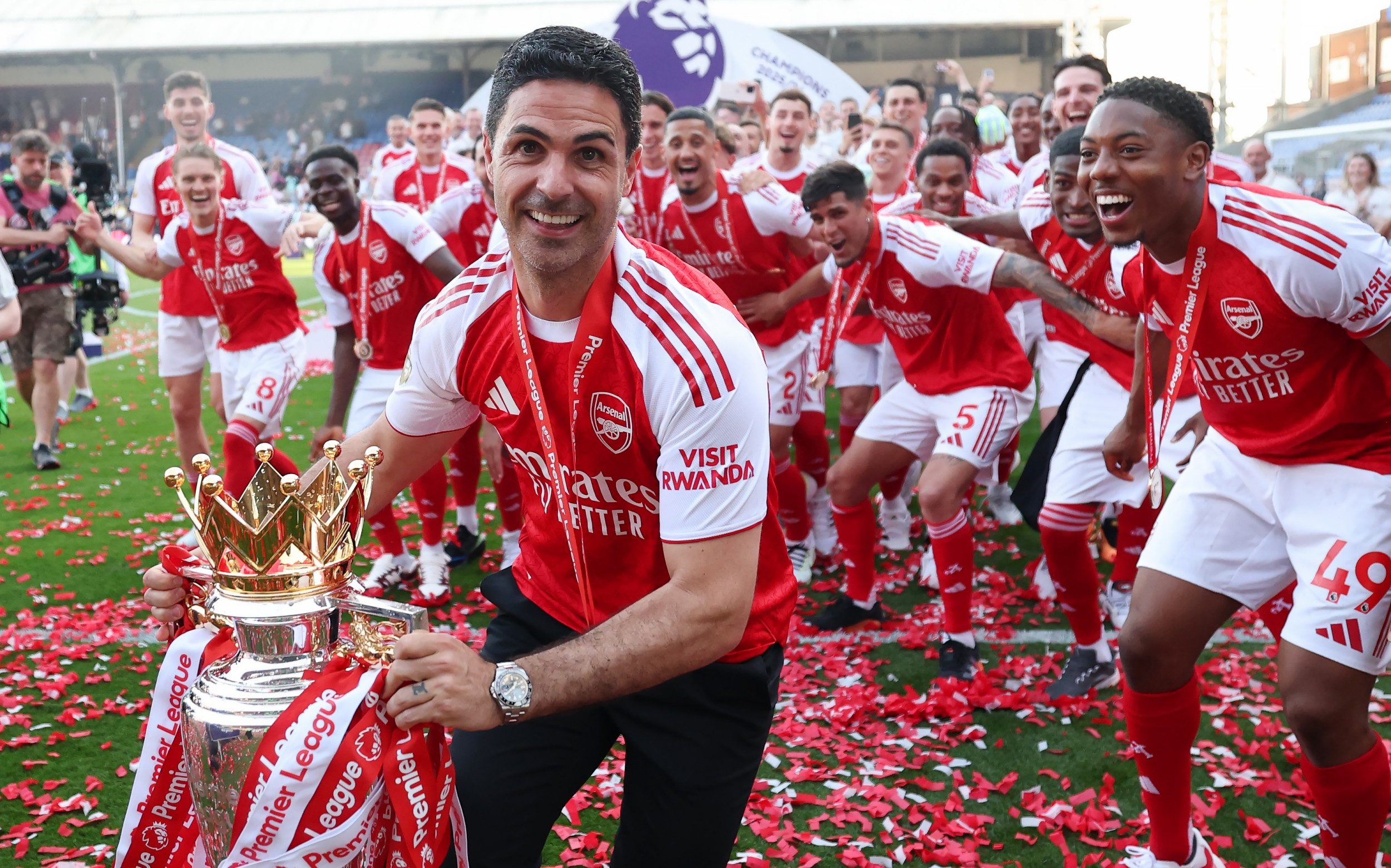 Arteta Premier League trophy