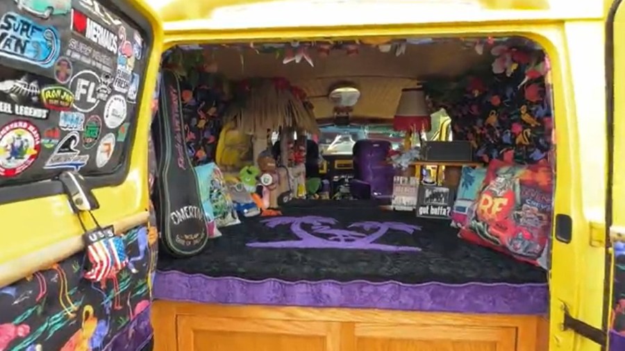 Vintage vans bring up old memories at 53rd Van Nationals - AOL