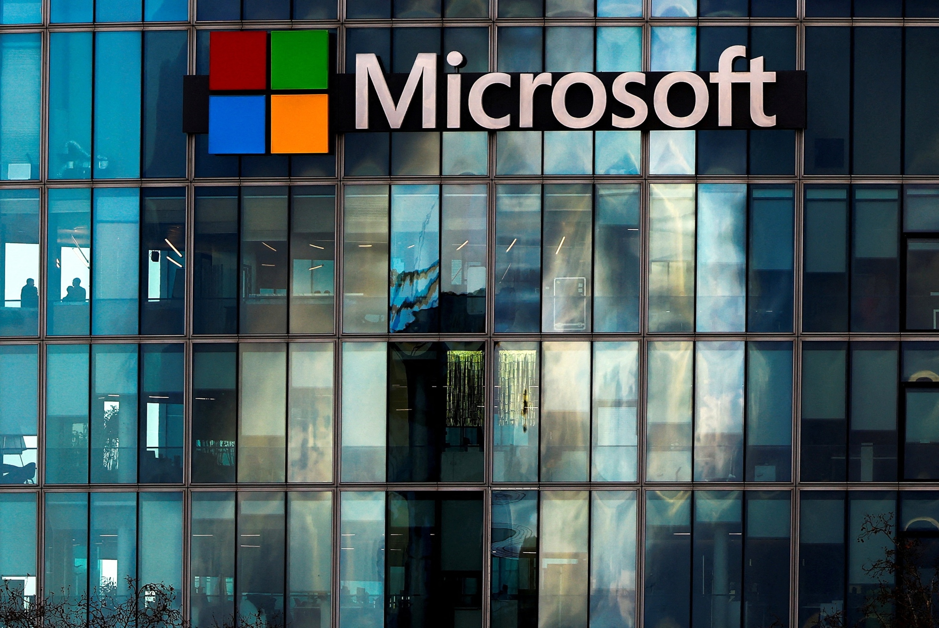 Microsoft shares jump 15% after AI‑boosted earnings beat expectations