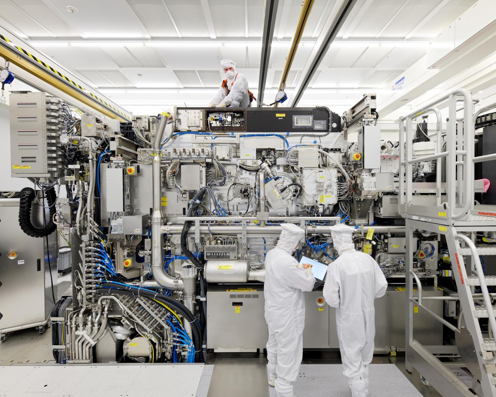 Photo of research lab, data center, processor chip