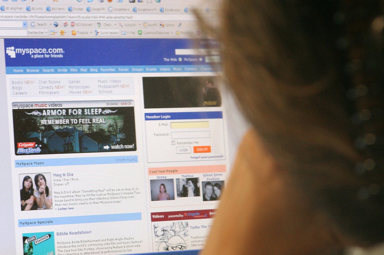 MySpace Comeback? These 8 Millennial Nostalgia Moments Defined The 2000s