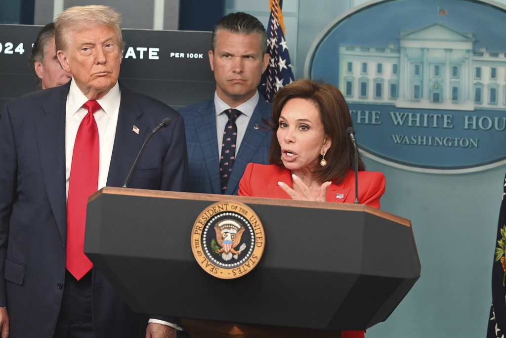 ‘She Folded Like an Umbrella!' Trump Absolutely Buries Jeanine Pirro for Dropping Reflecting Pool Vandalism Case