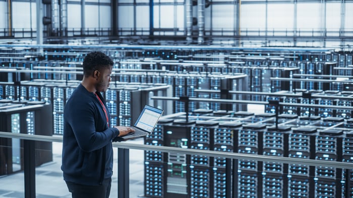 Seagate Technology Is Soaring After Its Strong Earnings Report. Should You Buy Western Digital Before Its Earnings Report? - AOL