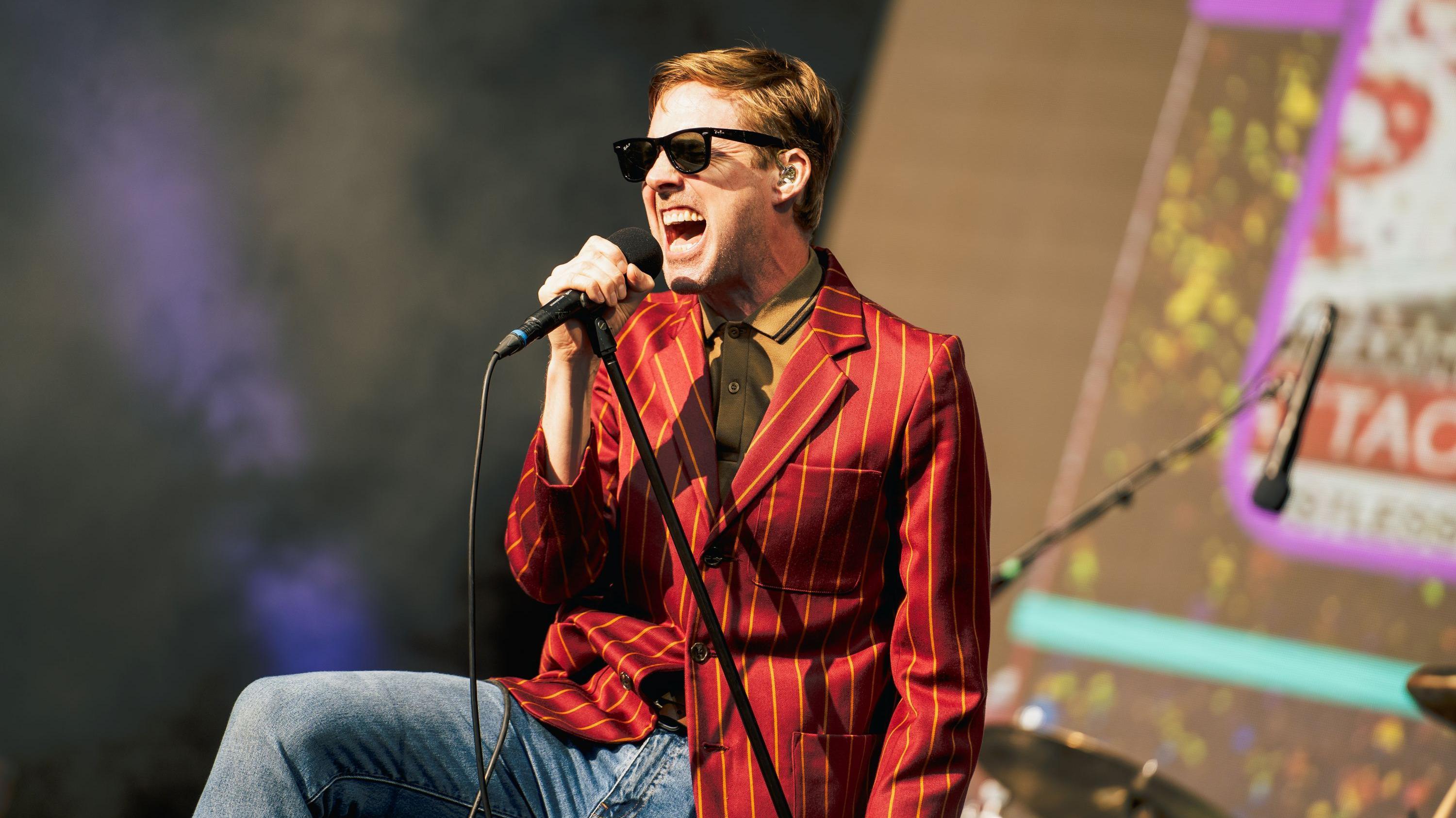 Kaiser Chiefs mulling Luton song to match Coldplay